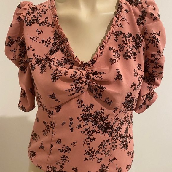 MILK & HONEY BLOUSE SIZE S 🌷Excel. Cond.🌷 - Picture 2 of 8